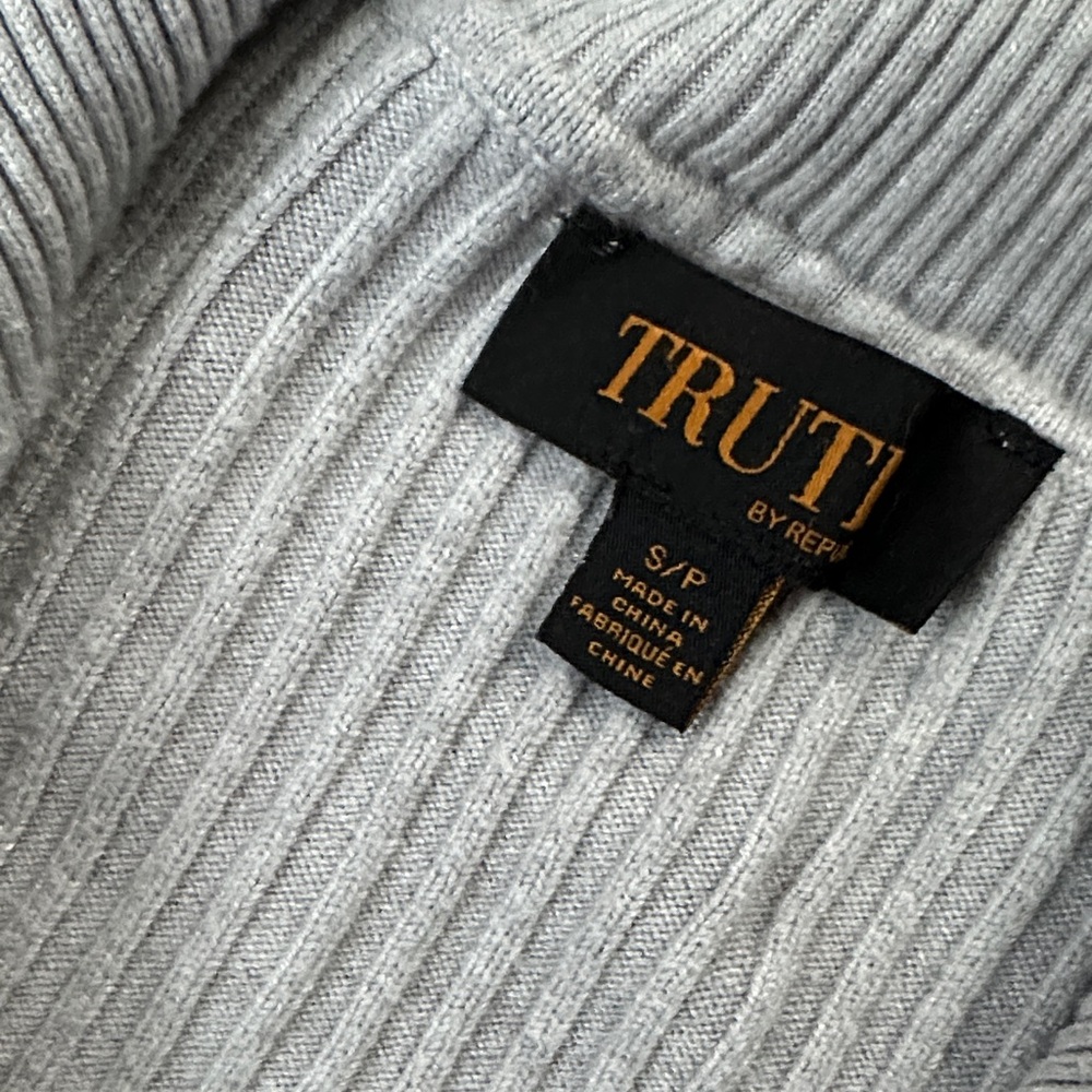 Pale Gray Ribbed Collared Button Cardigan - Picture 4 of 7